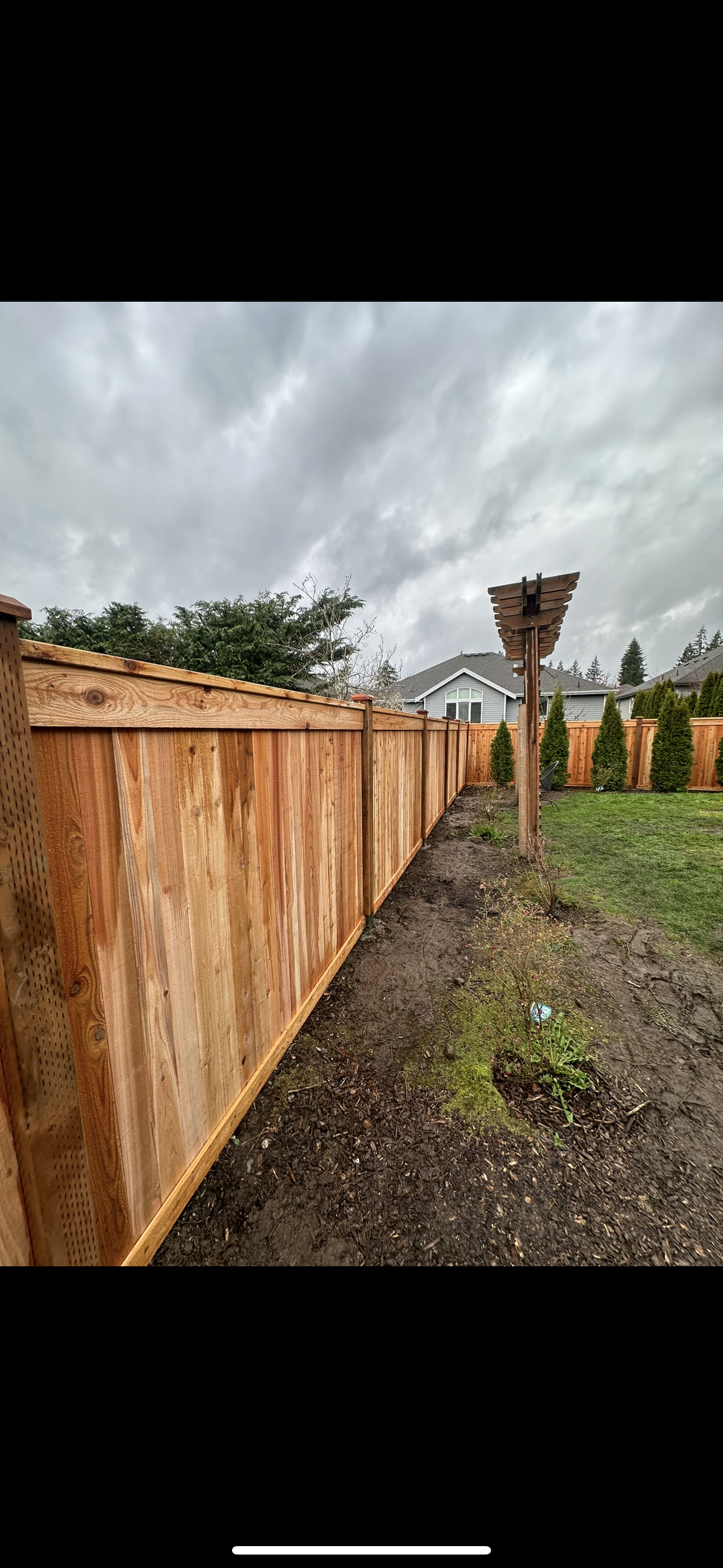 Side yard cedar fence